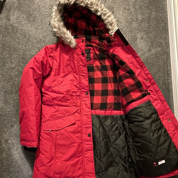 Girls Canadiana winter jacket - new - Picture 4 of 6